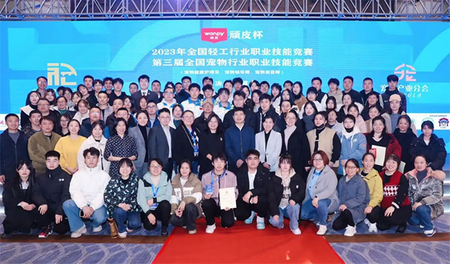 6964869c24404bf7a18c128443aeb25a